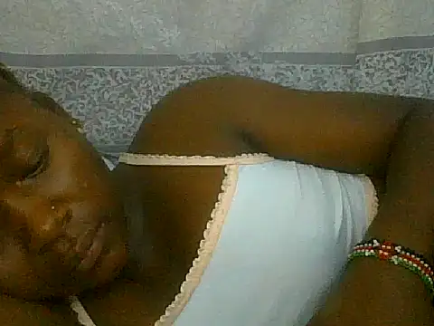 Snapshot of pretty_nanah chatting on 10/15/25, 12:11 pretty nanah online show from 10/15/25, 12:11