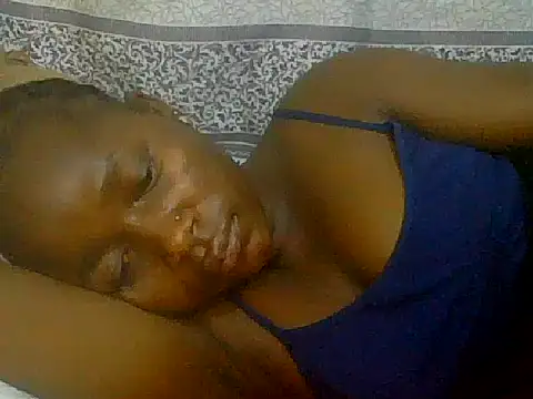 Snapshot of pretty_nanah chatting on 10/21/25, 11:16 pretty nanah online show from 10/21/25, 11:16