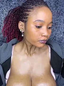 Snapshot of chocogirl01 chatting on 09/14/25, 04:22 chocogirl01 online show from 09/14/25, 04:22