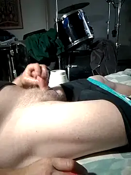 iambradz online show from 10/15/25, 06:08