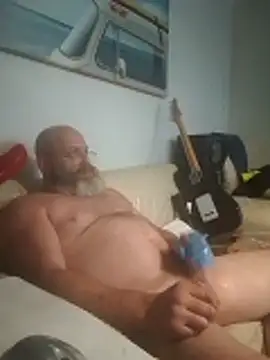 iambradz online show from 10/31/25, 04:52