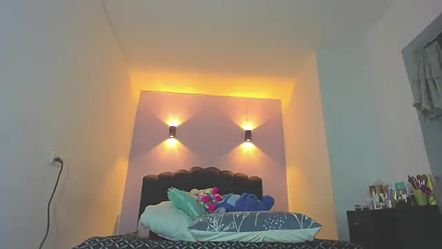 Sofia Clauss  online show from 05/04/26, 04:19