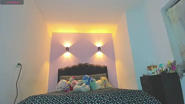 Sofia Clauss  online show from 05/17/26, 05:16
