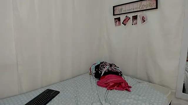 Snapshot of gabriela_duarte1 chatting on 02/12/25, 05:05 gabriela duarte1 online show from 02/12/25, 05:05