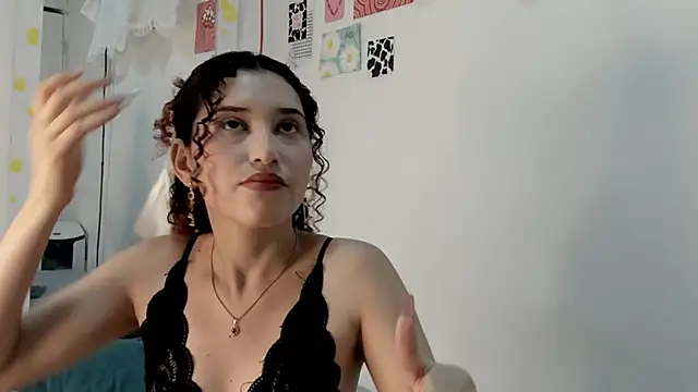 Snapshot of gabriela_duarte1 chatting on 03/16/25, 03:47 gabriela duarte1 online show from 03/16/25, 03:47