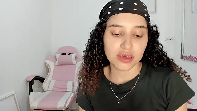 Snapshot of gabriela_duarte1 chatting on 04/26/26, 03:26 gabriela duarte1 online show from 04/26/26, 03:26