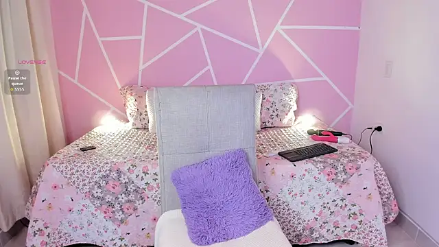 Snapshot of Yaaky_ chatting on 06/26/26, 11:25 Yaaky online show from 06/26/26, 11:25