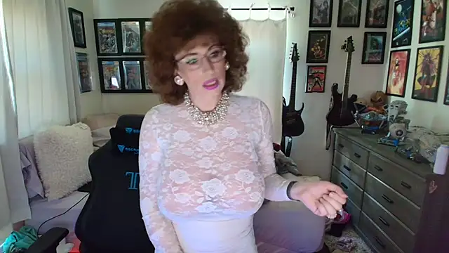 Snapshot of TSCassandraLove chatting on 03/06/26, 03:52 TSCassandraLove online show from 03/06/26, 03:52