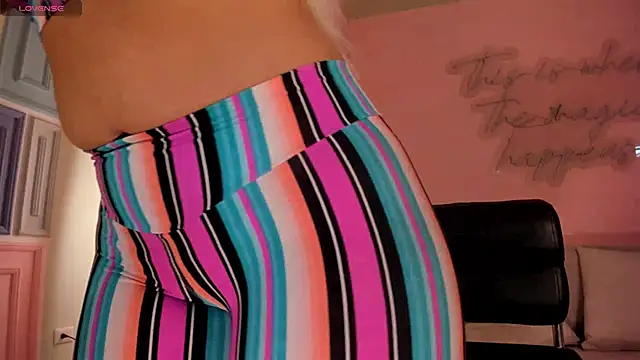 Snapshot of AnnaBrooks1 chatting on 03/18/25, 07:31 AnnaBrooks1 online show from 03/18/25, 07:31