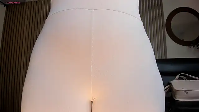 Snapshot of AnnaBrooks1 chatting on 03/22/25, 07:53 AnnaBrooks1 online show from 03/22/25, 07:53