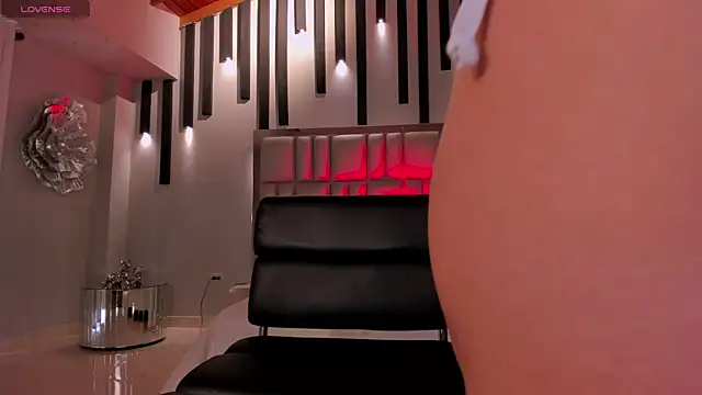 Snapshot of AnnaBrooks1 chatting on 11/29/25, 07:50 AnnaBrooks1 online show from 11/29/25, 07:50