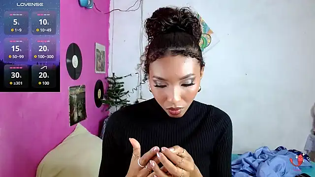 Snapshot of sensitive_brunette chatting on 12/17/24, 12:56 sensitive brunette online show from 12/17/24, 12:56