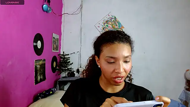 sensitive brunette online show from 12/19/24, 03:51