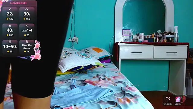 Snapshot of sensitive_brunette chatting on 10/31/25, 07:26 sensitive brunette online show from 10/31/25, 07:26