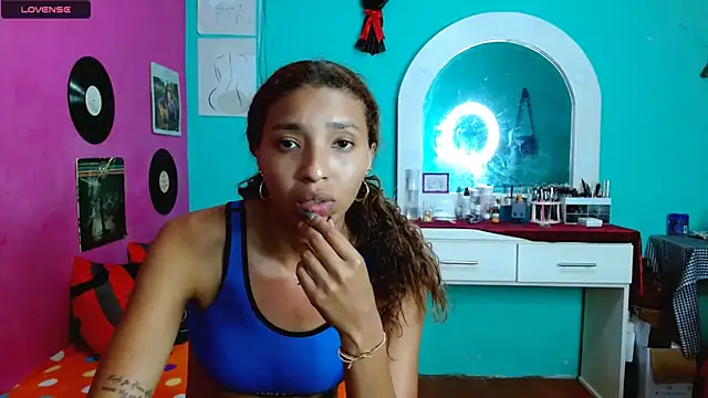 Snapshot of sensitive_brunette chatting on 11/26/25, 12:22 sensitive brunette online show from 11/26/25, 12:22