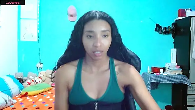 Snapshot of sensitive_brunette chatting on 02/18/26, 12:50 sensitive brunette online show from 02/18/26, 12:50