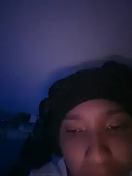 Snapshot of sensitive_brunette chatting on 03/28/26, 02:33 sensitive brunette online show from 03/28/26, 02:33