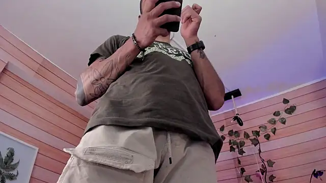 Tom cooper  online show from 03/22/25, 01:08