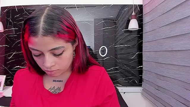 Snapshot of Sofiia-Rubb chatting on 06/27/26, 04:17 Sofiia-Rubb online show from 06/27/26, 04:17