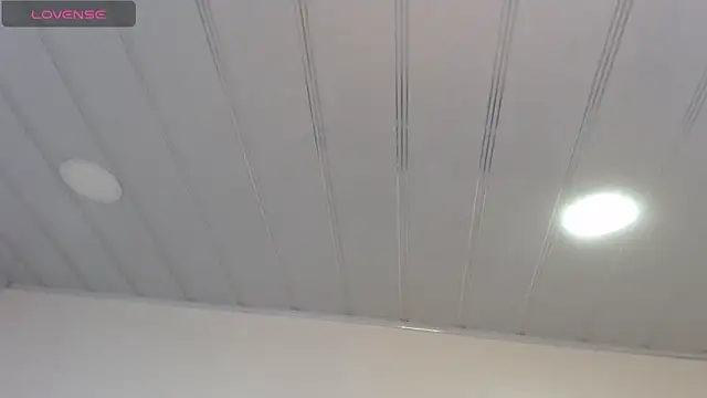 Snapshot of candy_lux_ chatting on 06/17/26, 06:42 candy lux online show from 06/17/26, 06:42
