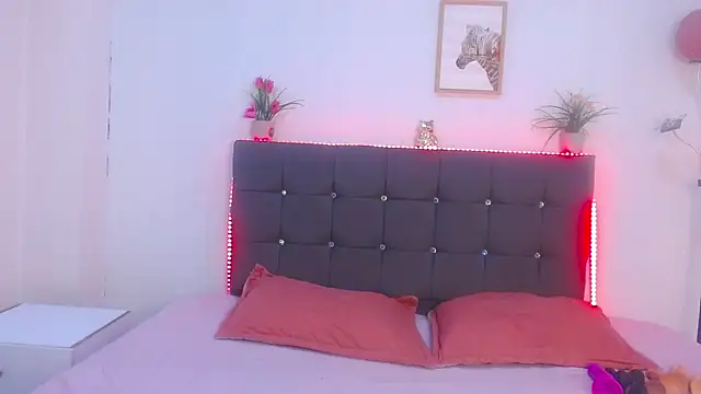Snapshot of candy_lux_ chatting on 07/15/26, 07:30 candy lux online show from 07/15/26, 07:30