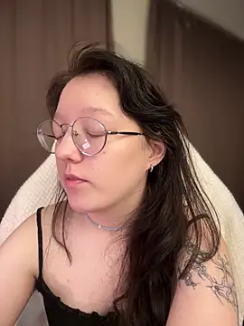 Snapshot of emigooflordXD chatting on 12/12/24, 06:14 emigooflordXD online show from 12/12/24, 06:14