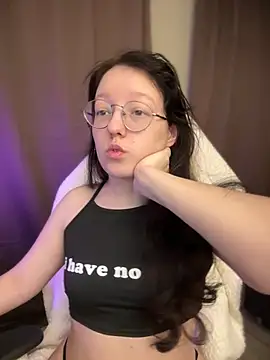 Snapshot of emigooflordXD chatting on 12/18/24, 06:32 emigooflordXD online show from 12/18/24, 06:32