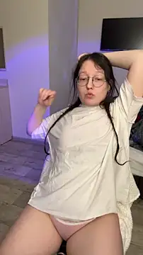 Snapshot of emigooflordXD chatting on 11/16/25, 11:27 emigooflordXD online show from 11/16/25, 11:27