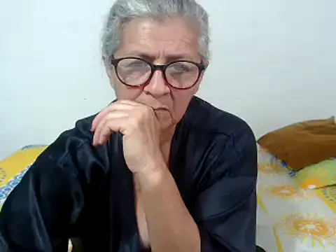 Snapshot of candy_mature_ chatting on 03/12/25, 09:35 candy mature  online show from 03/12/25, 09:35