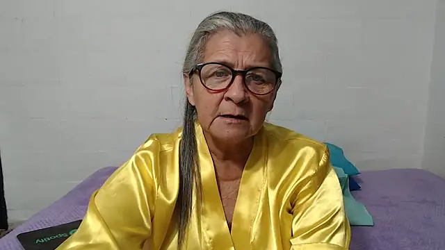 Snapshot of candy_mature_ chatting on 09/21/25, 12:40 candy mature  online show from 09/21/25, 12:40