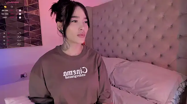 Snapshot of vangie_ chatting on 12/10/24, 03:52 vangie online show from 12/10/24, 03:52