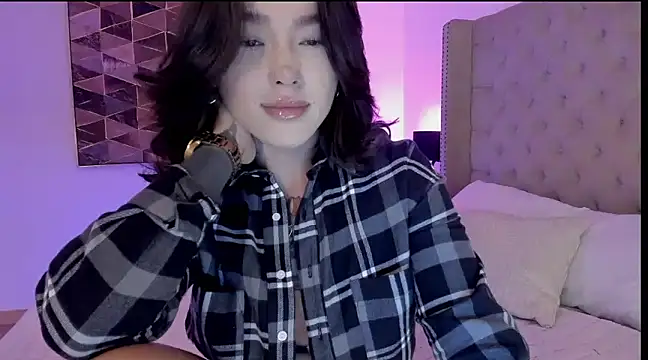 Snapshot of vangie_ chatting on 01/19/25, 03:39 vangie online show from 01/19/25, 03:39