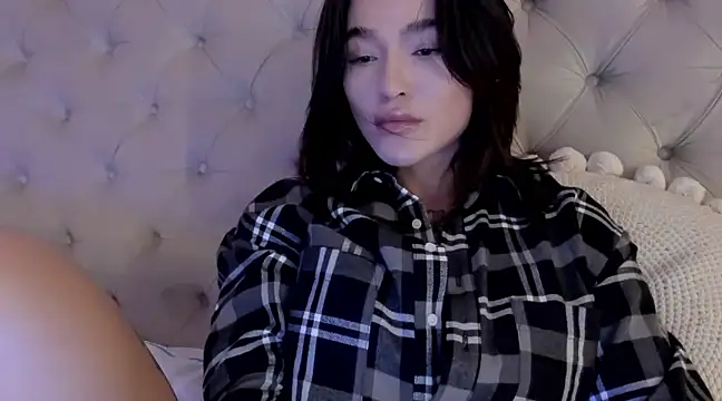 Snapshot of vangie_ chatting on 01/26/25, 02:24 vangie online show from 01/26/25, 02:24