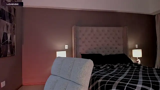 Snapshot of vangie_ chatting on 10/05/25, 12:31 vangie online show from 10/05/25, 12:31