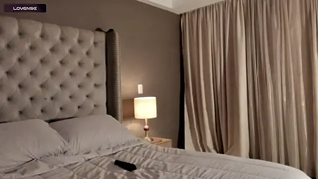 Snapshot of vangie_ chatting on 10/14/25, 11:49 vangie online show from 10/14/25, 11:49