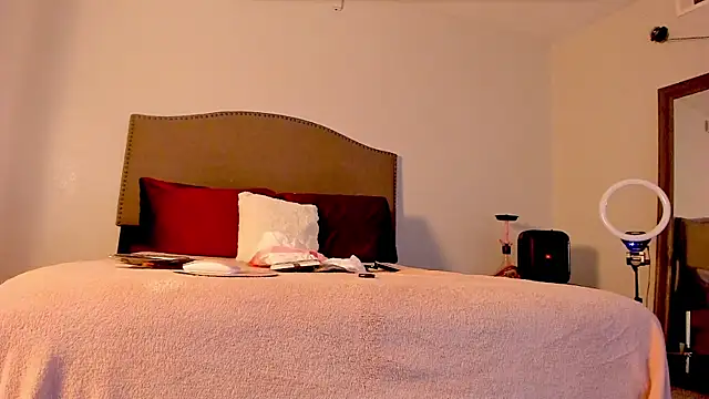 Snapshot of yiauana chatting on 11/03/25, 04:03 yiauana online show from 11/03/25, 04:03