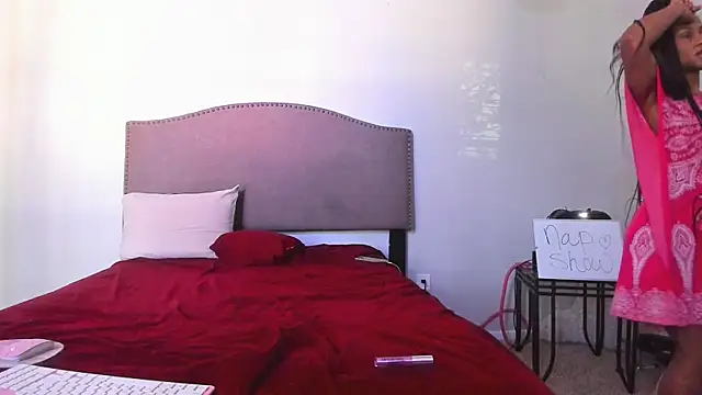 Snapshot of yiauana chatting on 11/10/25, 04:17 yiauana online show from 11/10/25, 04:17