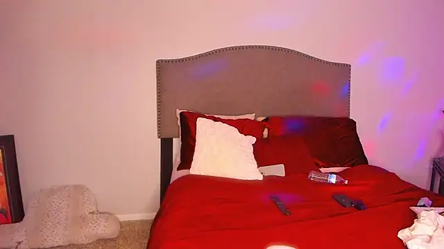 Snapshot of yiauana chatting on 11/25/25, 05:40 yiauana online show from 11/25/25, 05:40