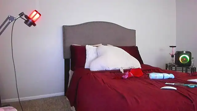 Snapshot of yiauana chatting on 11/26/25, 11:11 yiauana online show from 11/26/25, 11:11