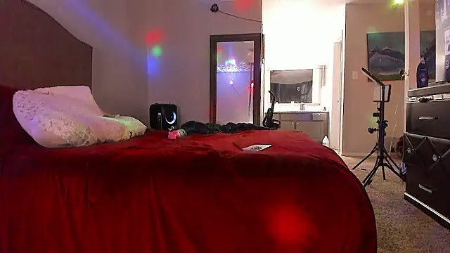 yiauana online show from 02/04/26, 01:11