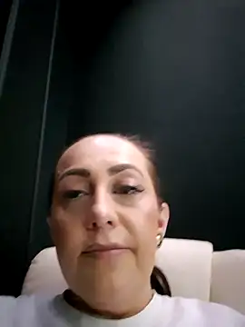 Snapshot of AvaLloyd chatting on 02/18/25, 03:10 AvaLloyd online show from 02/18/25, 03:10