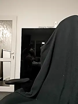 AvaLloyd online show from 11/11/25, 03:50