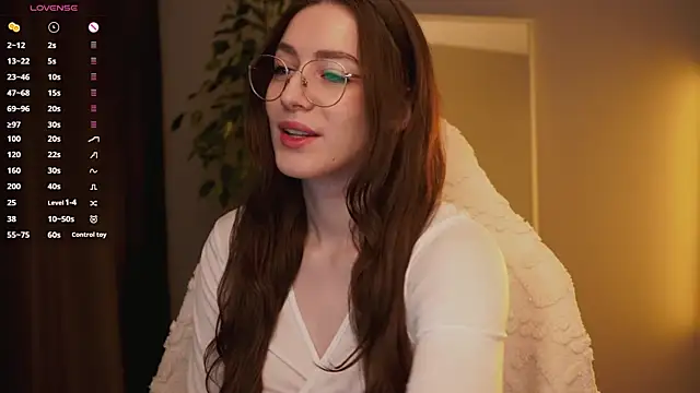 Snapshot of Ester_Hill chatting on 11/11/25, 01:05 Ester Hill online show from 11/11/25, 01:05