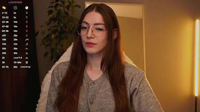 Snapshot of Ester_Hill chatting on 11/17/25, 01:11 Ester Hill online show from 11/17/25, 01:11