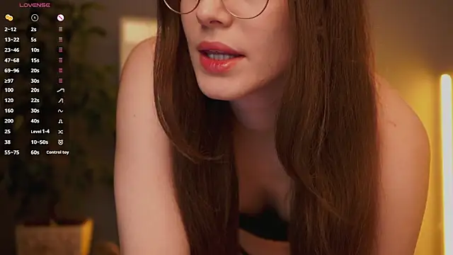 Snapshot of Ester_Hill chatting on 11/19/25, 01:27 Ester Hill online show from 11/19/25, 01:27