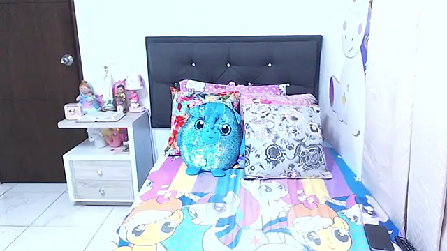 Snapshot of Melany_BigAss1 chatting on 09/23/25, 04:37 Melany BigAss1 online show from 09/23/25, 04:37