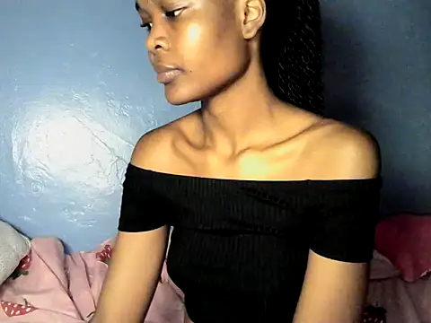 Snapshot of cyberbunnie chatting on 12/15/24, 09:42 cyberbunnie online show from 12/15/24, 09:42