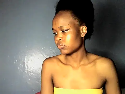 Snapshot of cyberbunnie chatting on 12/24/24, 10:28 cyberbunnie online show from 12/24/24, 10:28