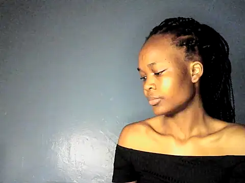 Snapshot of cyberbunnie chatting on 12/29/24, 06:05 cyberbunnie online show from 12/29/24, 06:05