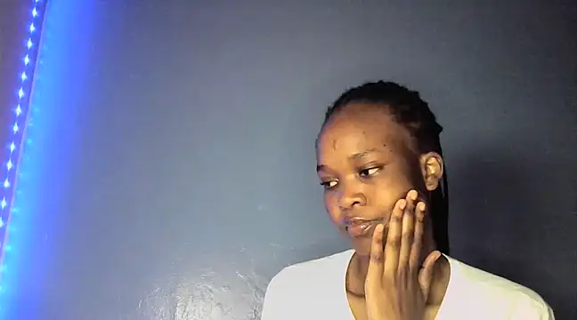 Snapshot of cyberbunnie chatting on 01/22/25, 07:34 cyberbunnie online show from 01/22/25, 07:34